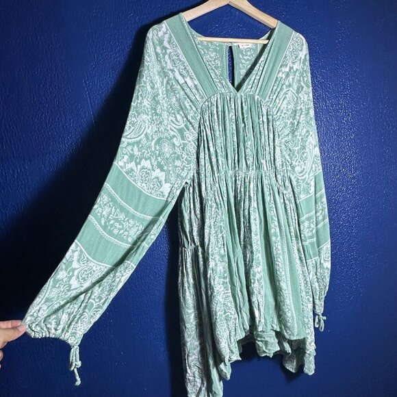 En Creme Floral Smocked Mini Dress Ruffle Sz M LIned Bohemian Summer Relax fit - Picture 3 of 9